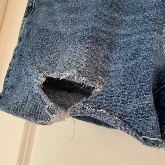 American Eagle Denim Shorts (US 6) - Picture 10 of 11
